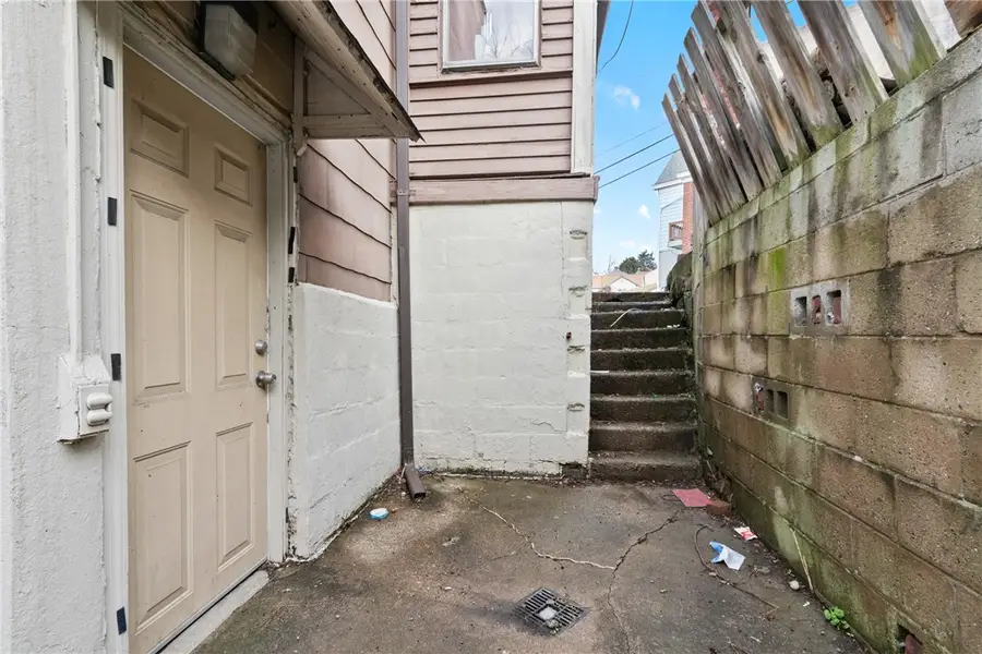 2110 Spring St, Pittsburgh, PA 15210 - #3