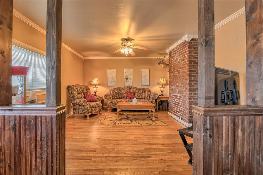 8005 Hayward St, Wendel, PA 15691 - #3