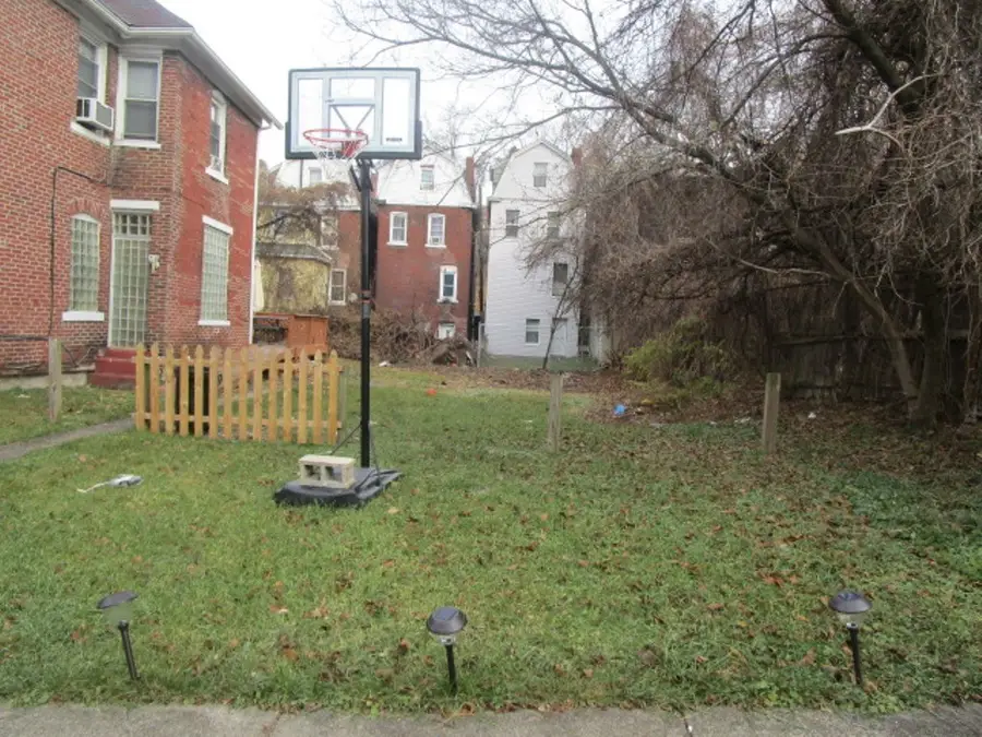 769 Anaheim St, Pittsburgh, PA 15219 - #2