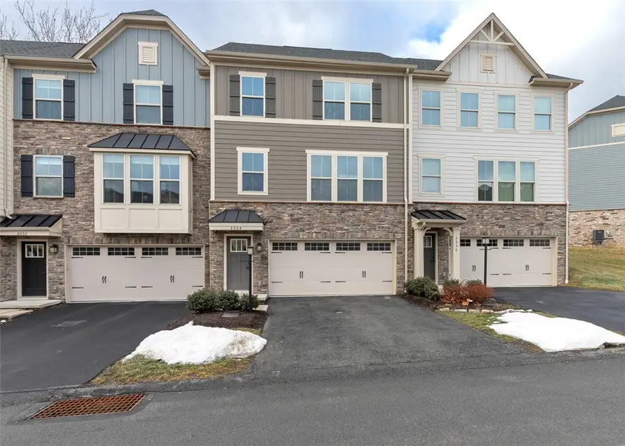 6004 Augusta Ln, Penn, PA 15644 - #2