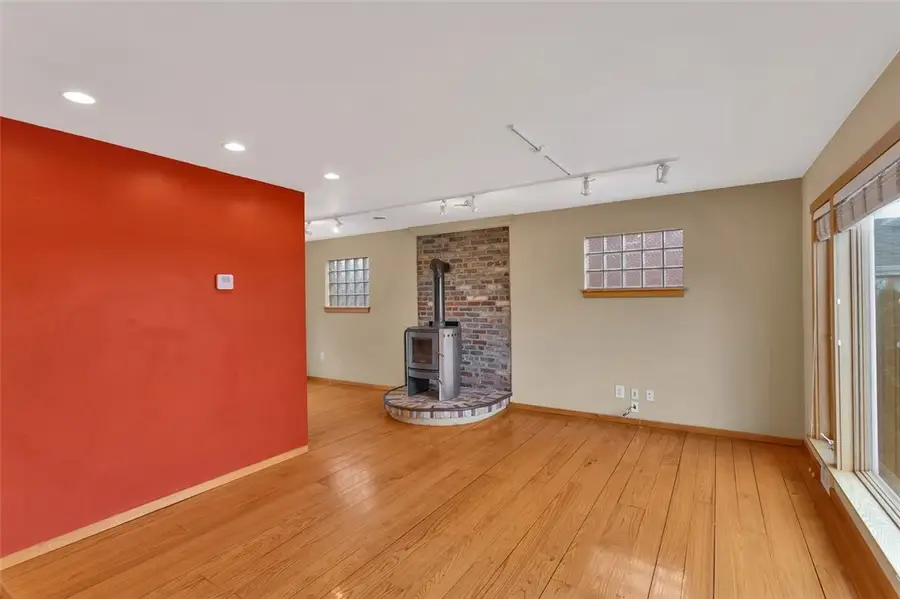 8020 Lloyd Ave, Swissvale, PA 15218 - #3