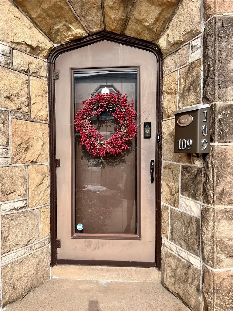 109 Burdine Ave, Brentwood, PA 15227 - #3