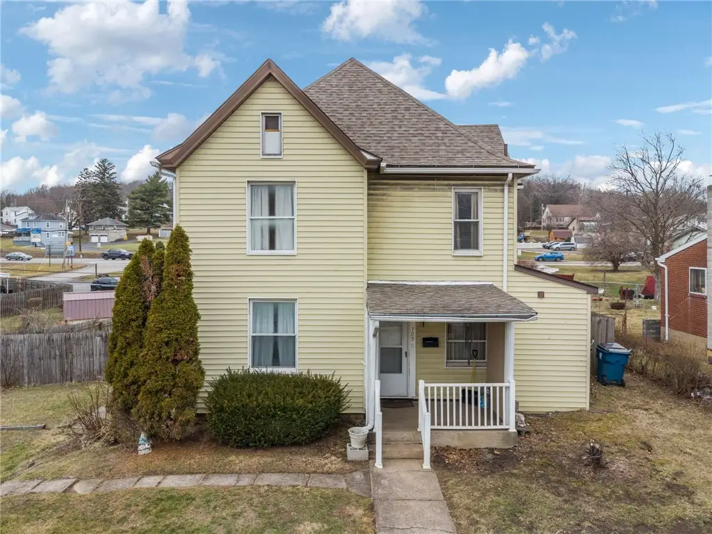 709 Helman St, Youngwood, PA 15697 - #1
