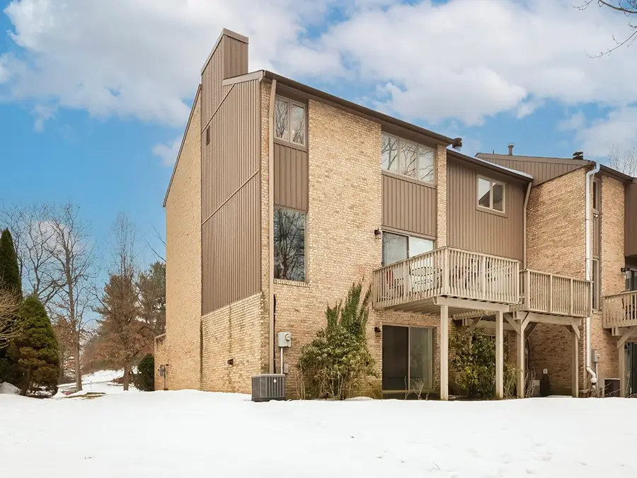 324 Central Dr, Cranberry, PA 16066 - #2