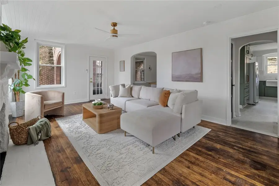 4028 Cloverlea St, Brentwood, PA 15227 - #2