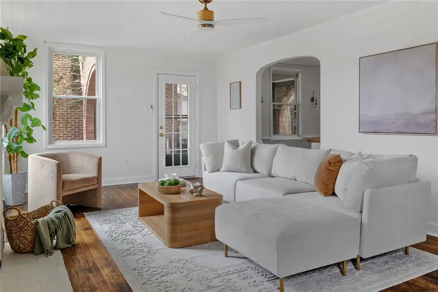 4028 Cloverlea St, Brentwood, PA 15227 - #3