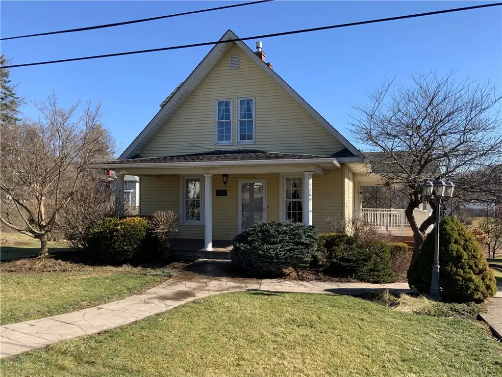 19 Lafayette St, Claysville, PA 15323 - #1