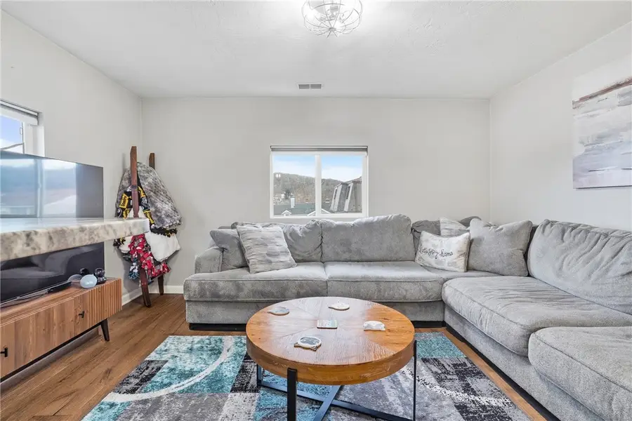 215 1/2 Dombroski Ave, New Kensington, PA 15068 - #3