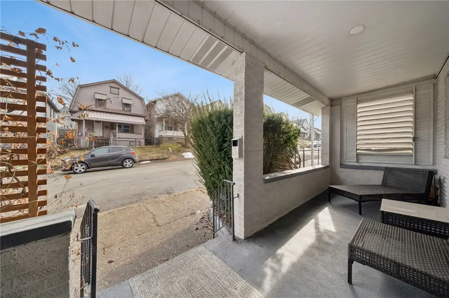 1523 Victoria Ave, New Kensington, PA 15068 - #2