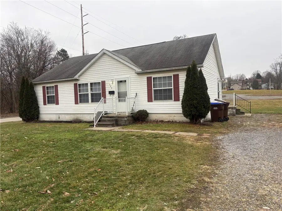 903 Union St., Farrell, PA 16121 - #2