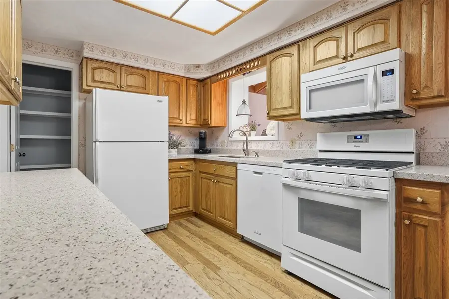 343 Westbrook Dr, Butler, PA 16001 - #2