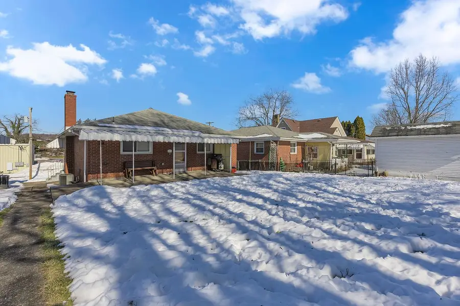 2013 Davidson St, Aliquippa, PA 15001 - #2