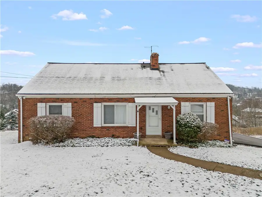 208 Frederick Drive, Upper Saint Clair, PA 15241 - #2