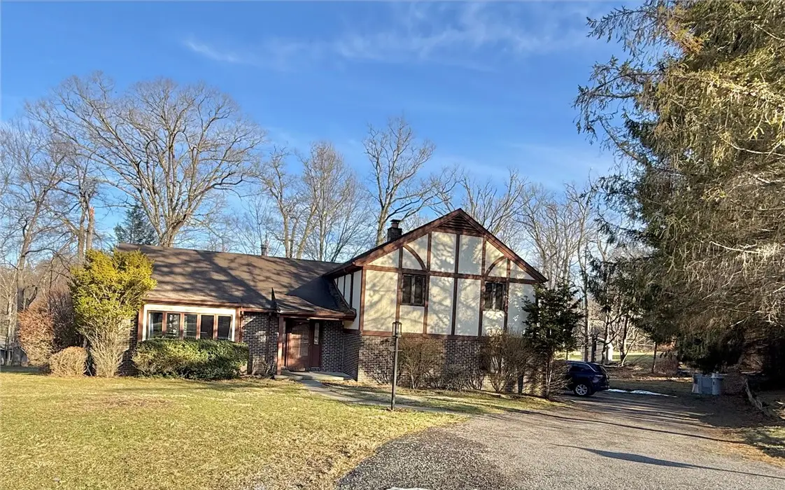 907 Parkview Drive, Johnstown, PA 15905 - #1