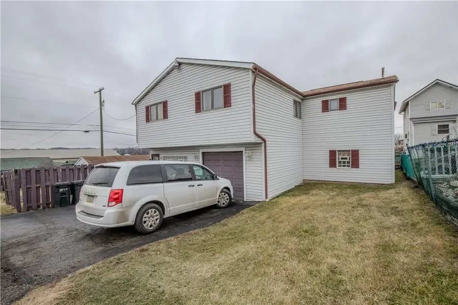 690 Baird Ave, Washington, PA 15301 - #3