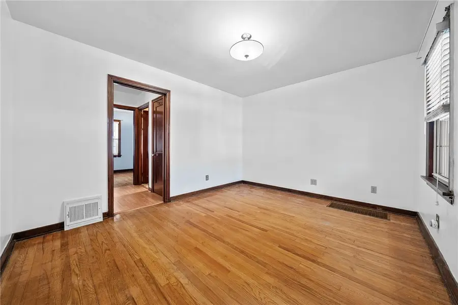 115 Frankfort Ave, West View, PA 15229 - #3