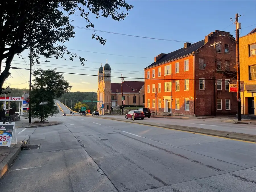 406 Market St, Brownsville, PA 15417 - #3