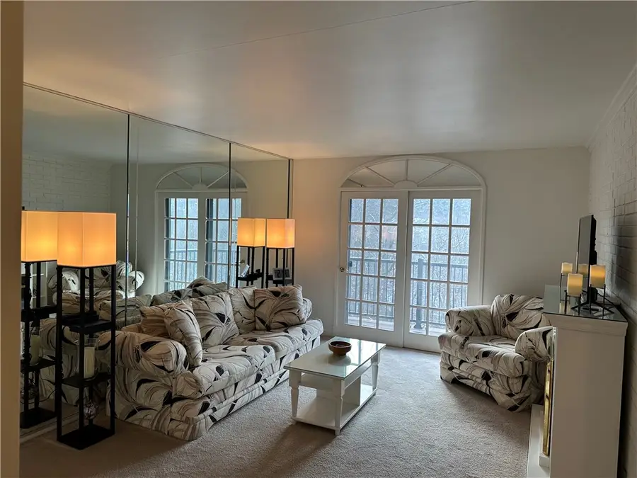 2008 Thornberry Dr #2008, Pittsburgh, PA 15237 - #2