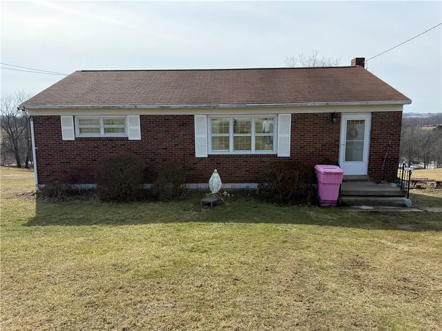 665 Lincoln Ave, Bentleyville, PA 15314 - #2