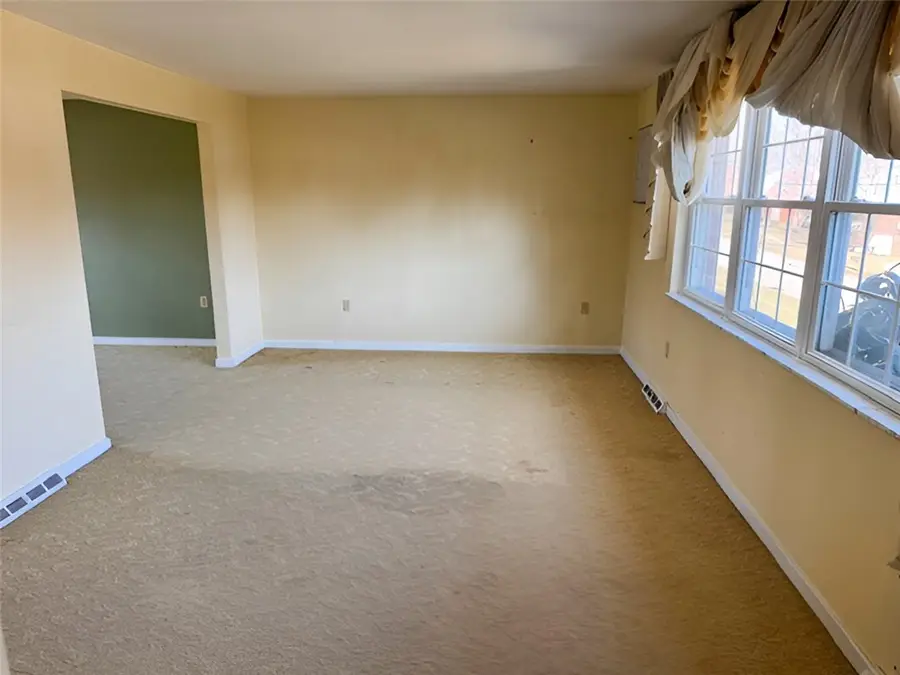 8612 E Barkhurst Dr, McCandless, PA 15237 - #2