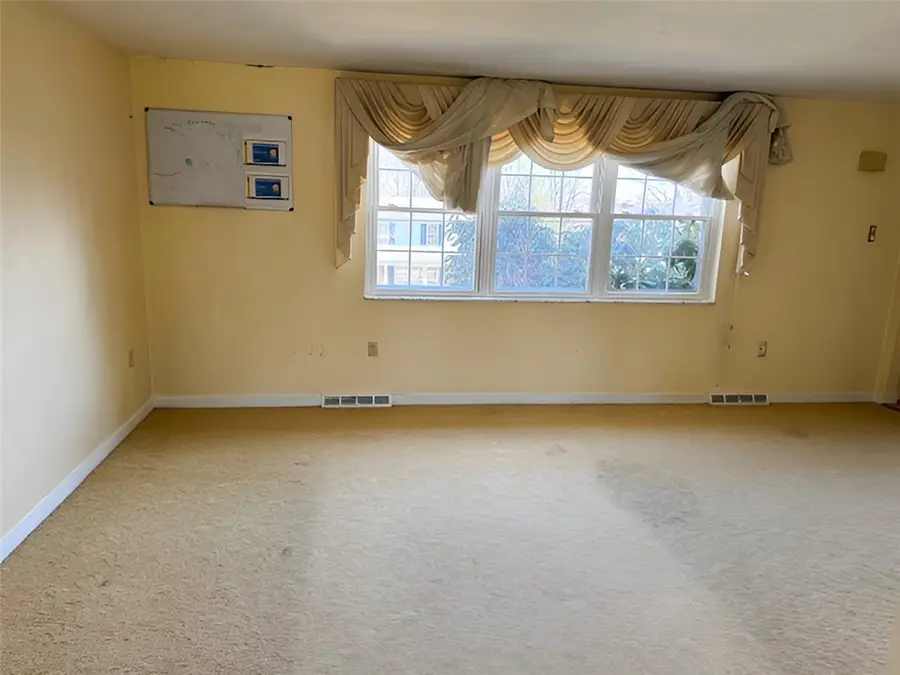 8612 E Barkhurst Dr, McCandless, PA 15237 - #3