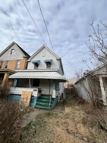 1122 Race St, McKees Rocks, PA 15136