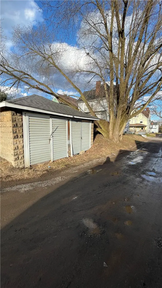 705 Blaine St, New Castle, PA 16101 - #3