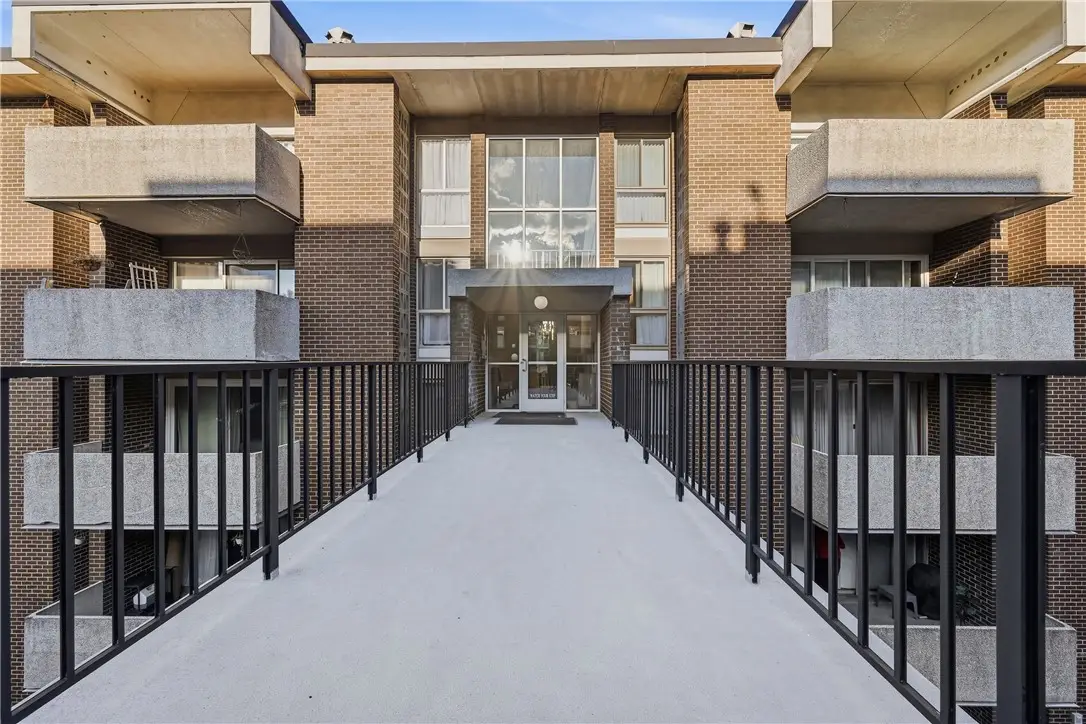 4106 Charlemagne Cir, Pittsburgh, PA 15237 - #1