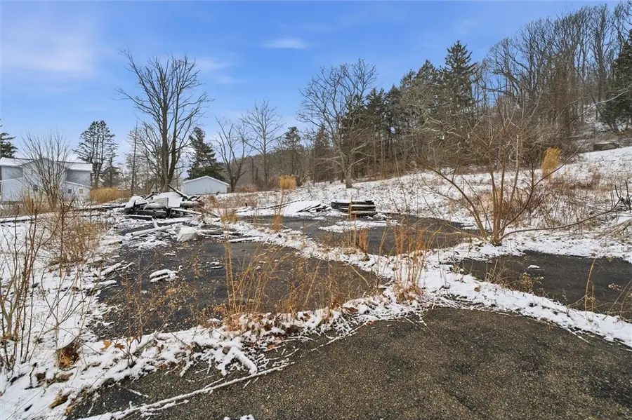 211 Garden Ln, Mount Pleasant, PA 15666 - #3