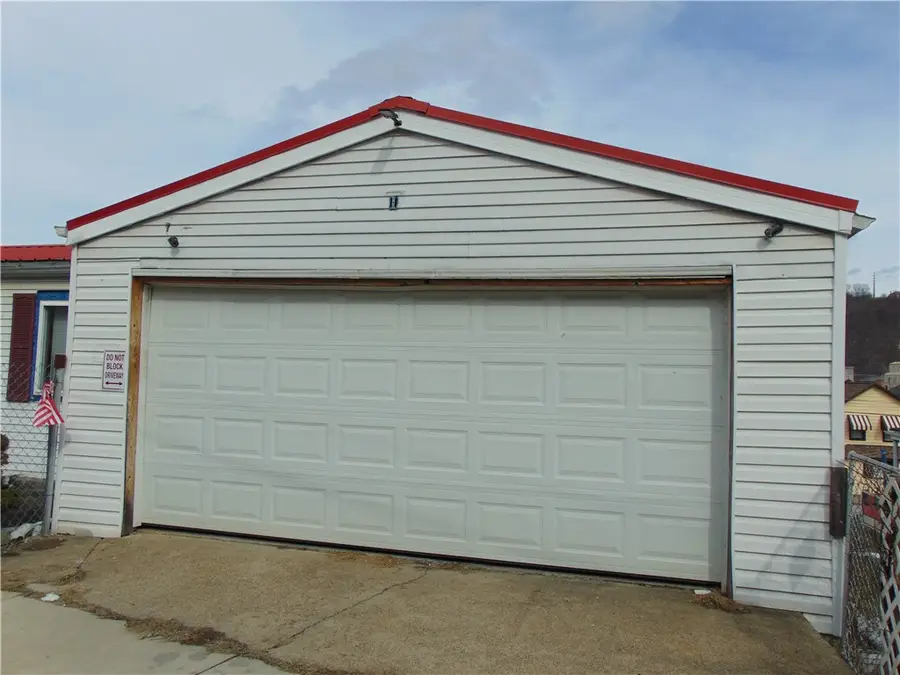 910 Lincoln Ave, Charleroi, PA 15022 - #3