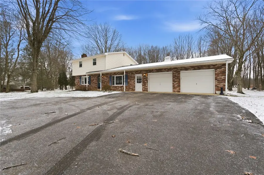 411 Kerry Dr, Butler, PA 16001 - #3