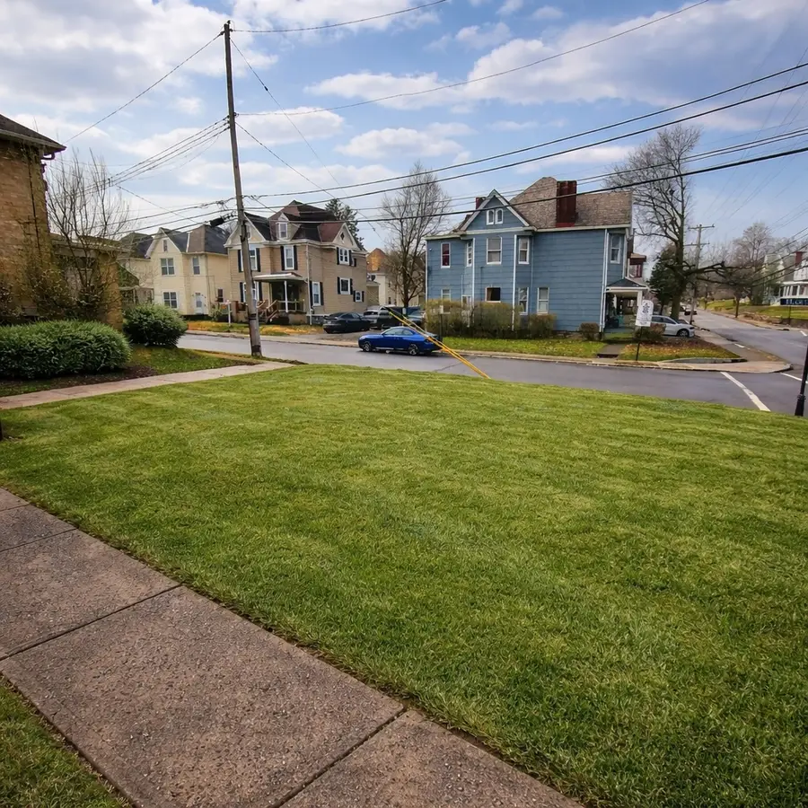 1949 Crafton Blvd, Crafton, PA 15205 - #3