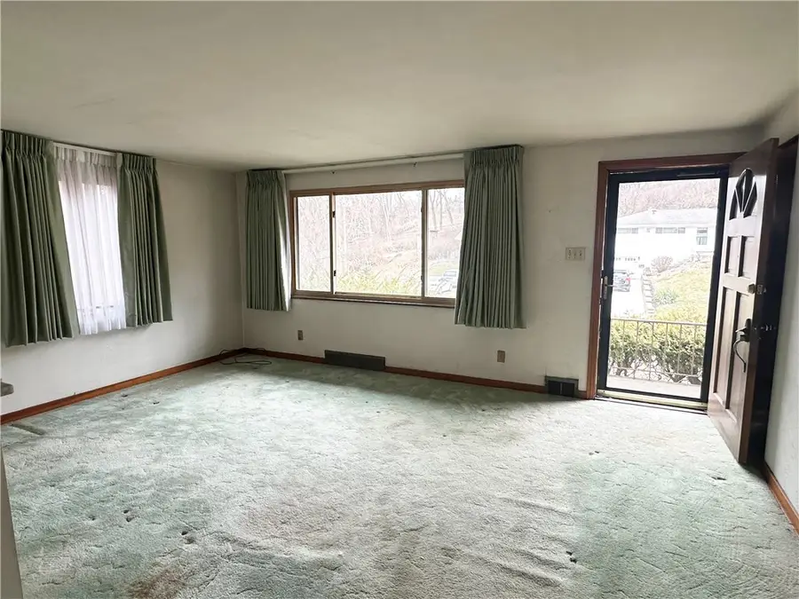 169 Cherrydell Dr, Scott, PA 15220 - #2