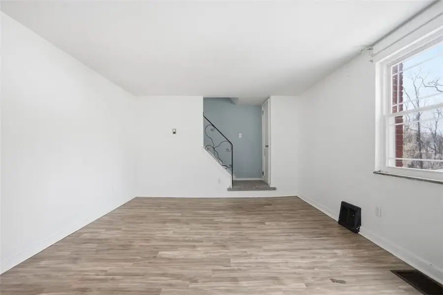 1219 Circle Dr, Pittsburgh, PA 15221 - #3