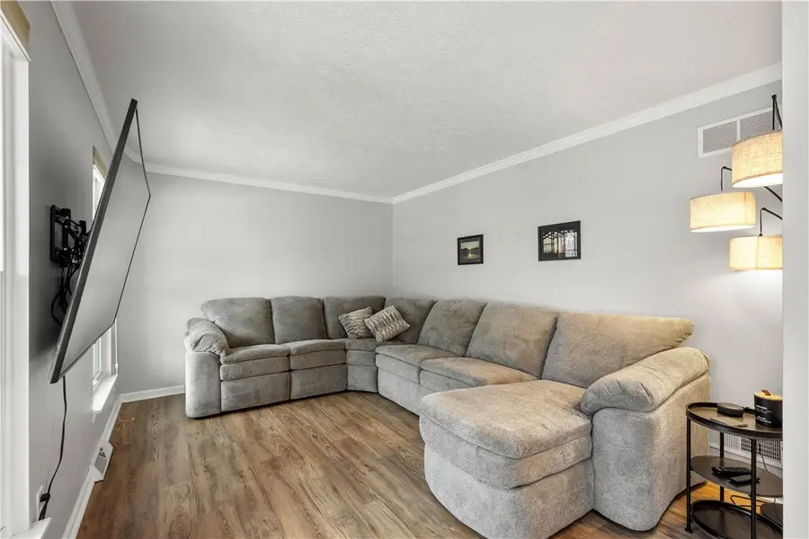 221 Arrowhead Ln, Eighty Four, PA 15330 - #3