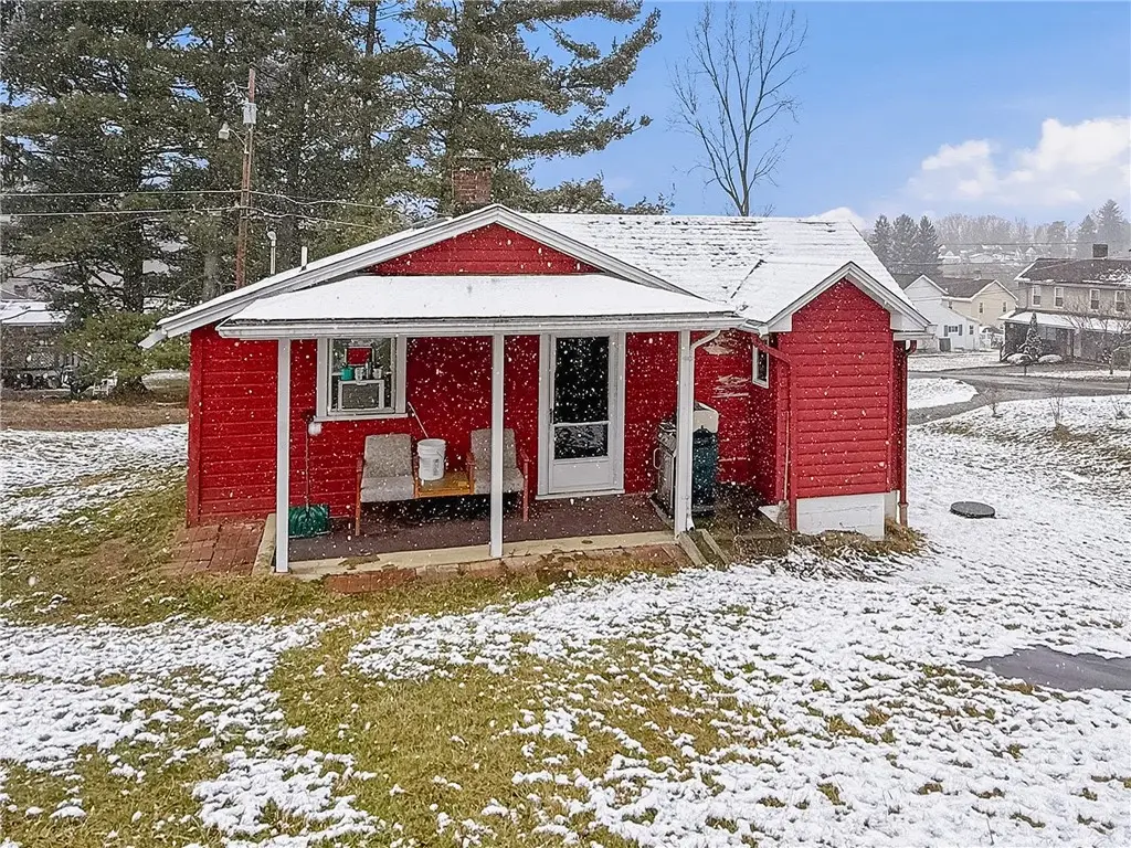 1513 Sycamore Ln, Mount Pleasant, PA 15666 - #1