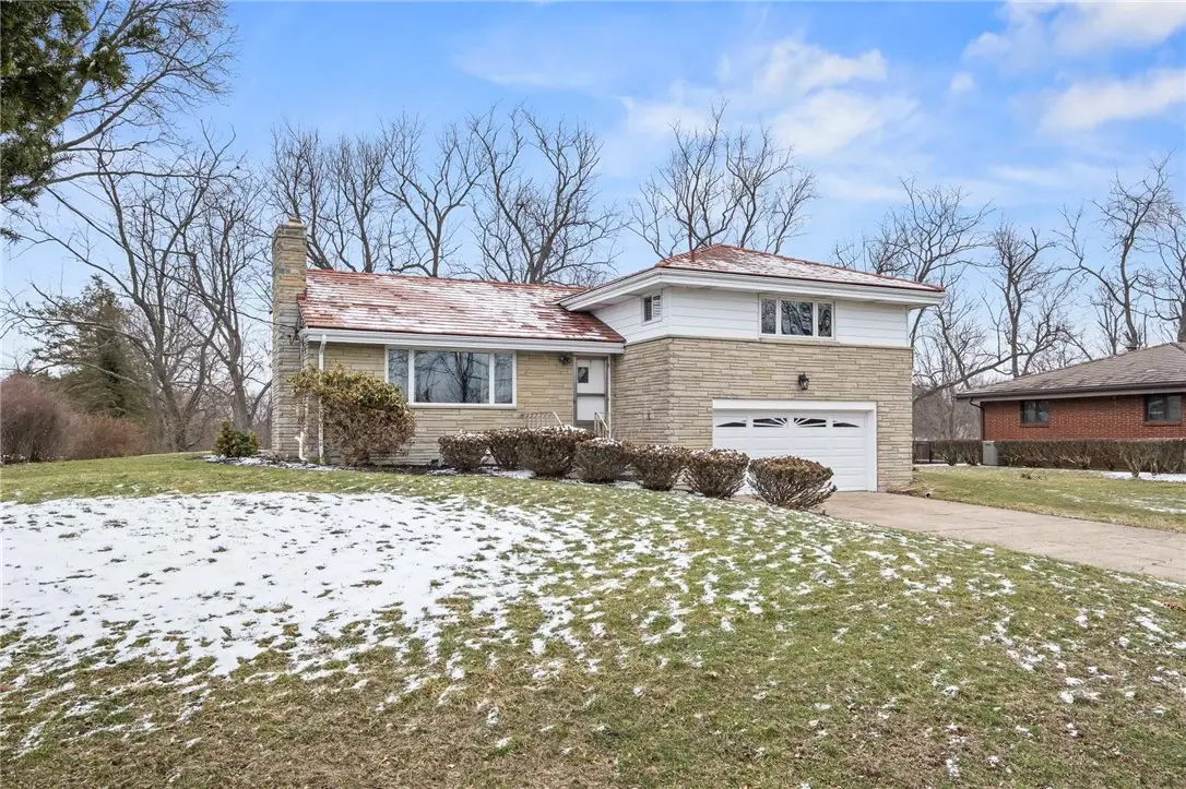217 Pinecrest Dr, Pittsburgh, PA 15237 - #1