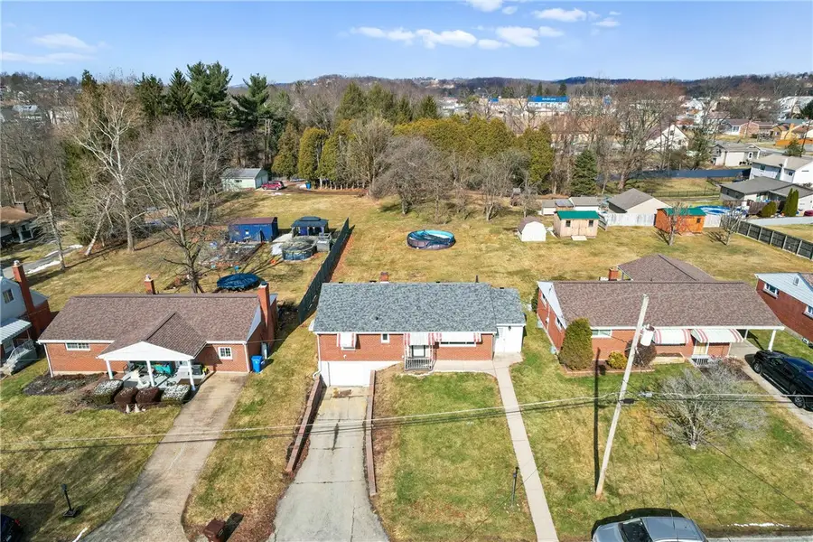 3081 Ben Davis Ave, New Kensington, PA 15068 - #2