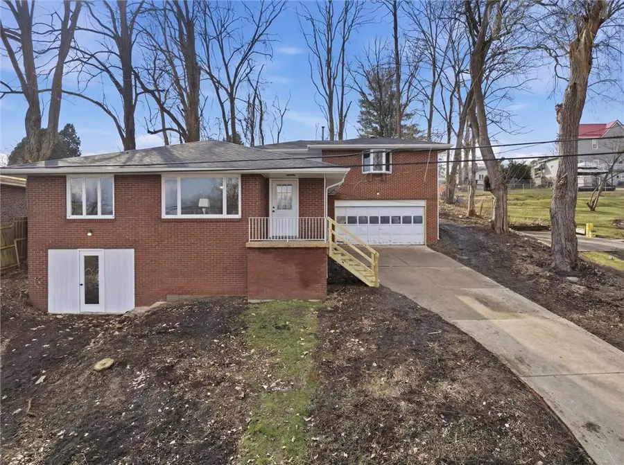 230 Clairmont St, Irwin, PA 15642 - #2