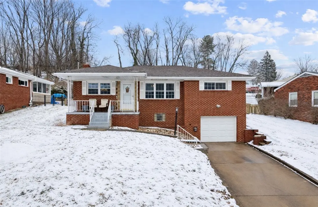 106 Windsor Dr, Hempfield, PA 15642 - #1