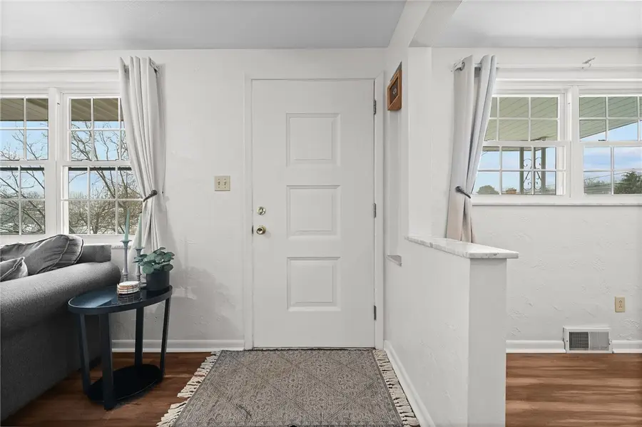 106 Windsor Dr, Hempfield, PA 15642 - #3