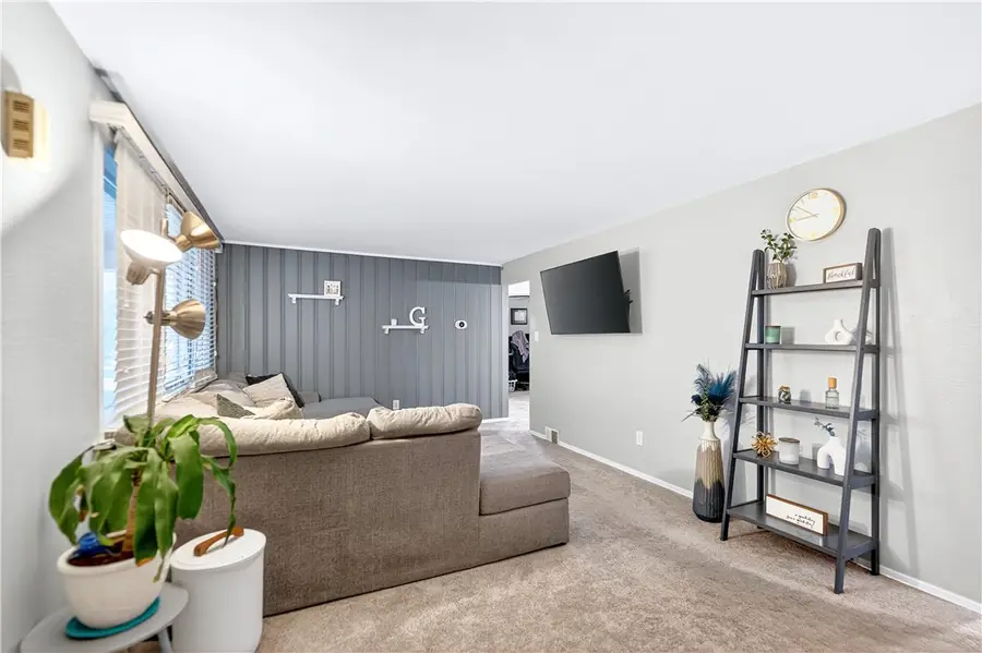 5224 Meadowcrest Rd, Pittsburgh, PA 15236 - #3