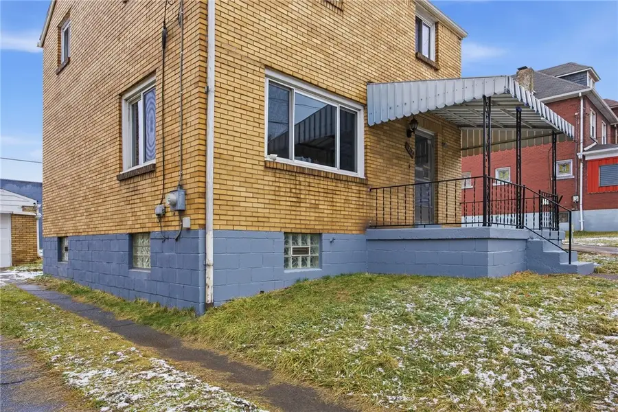 513 Garden Ct, Braddock, PA 15104 - #3