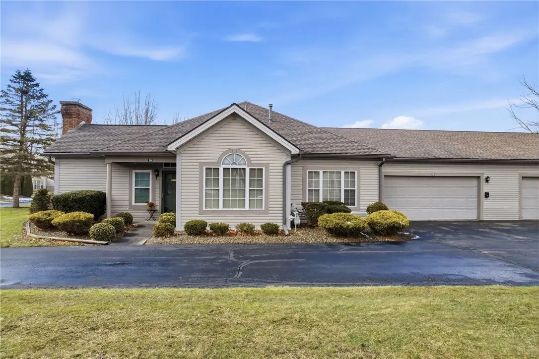 76 Stone Ridge Blvd, Hermitage, PA 16148 - #1