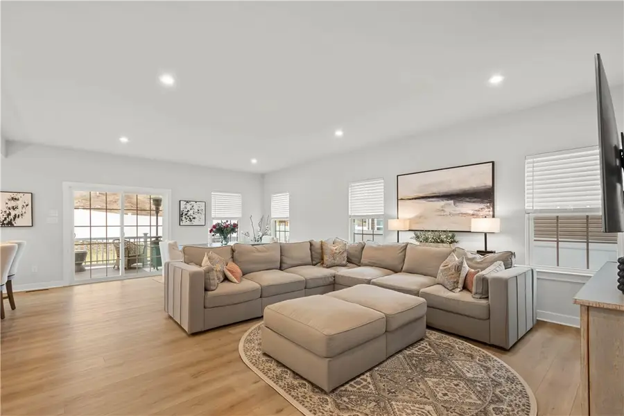 122 Westbury Dr, Venetia, PA 15367 - #2