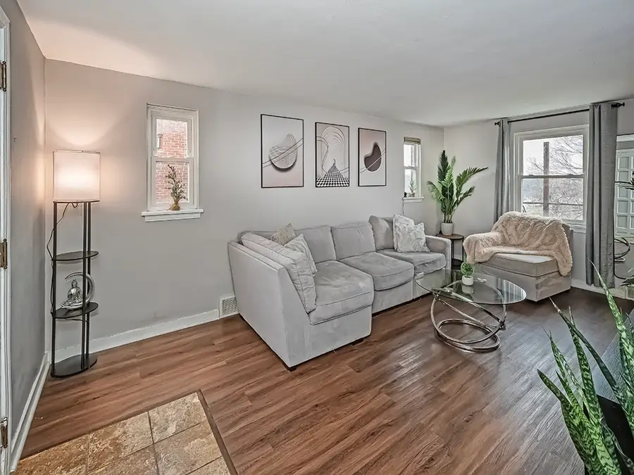 506 Somerville, Scott, PA 15243 - #3