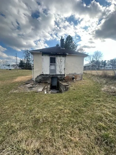 10 Republic St, Republic, PA 15475 - #3