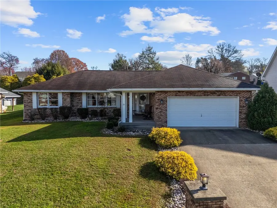 321 Meadowlark Dr, Uniontown, PA 15401 - #2