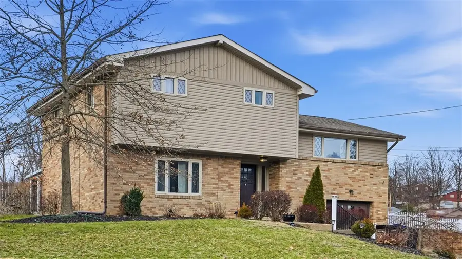 453 Amherst Avenue, Coraopolis, PA 15108 - #3