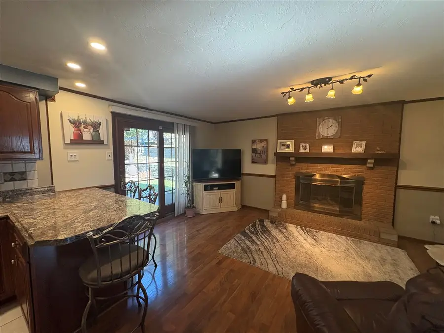 1843 Patricia Dr, South Park, PA 15129 - #2